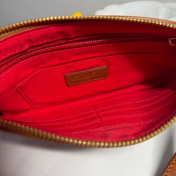 🖤💛 Dooney & Bourke Pittsburgh Steelers Wristlet – Game Day Ready! 💛🖤 - Picture 5 of 7